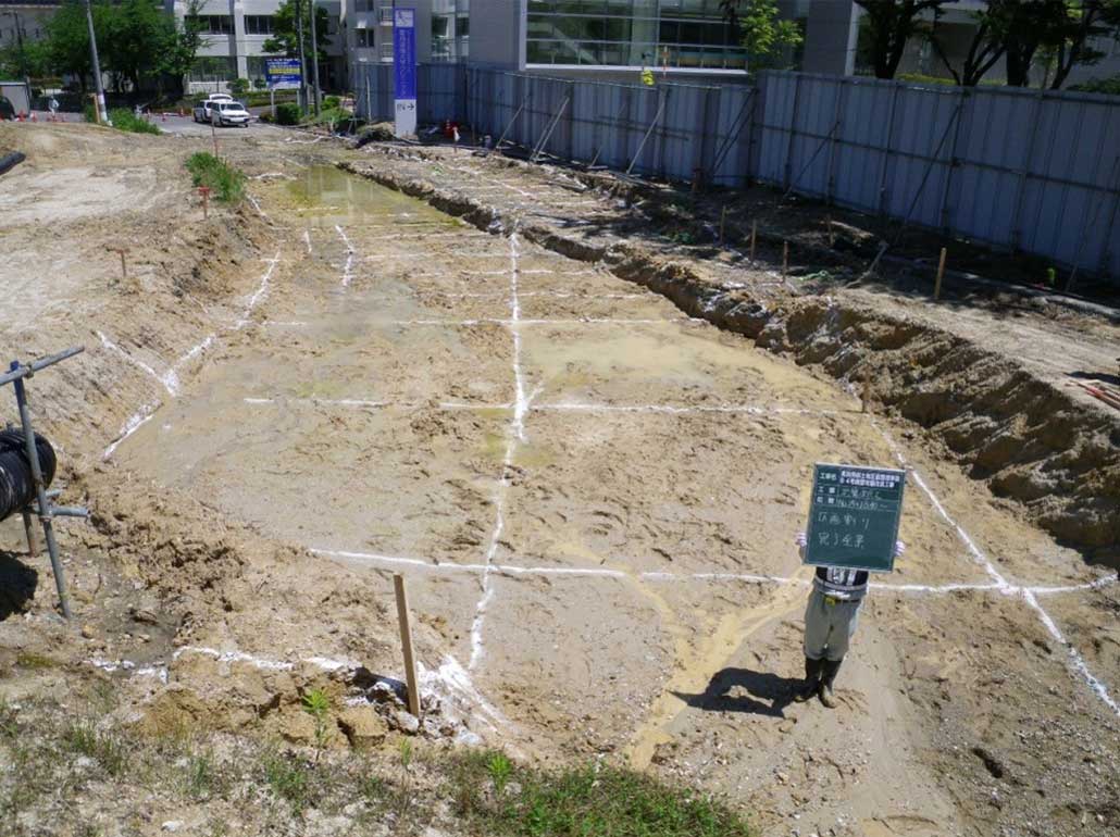 長湫南部土地区画整理事業 8-4号擁壁地盤改良工事着手前(終点)