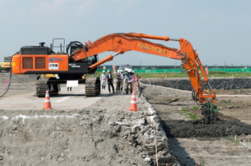 地面がドロドロになり、角の部分をすべて土の中に!!!