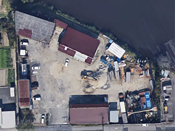 元は資材置き場として使用していました。before