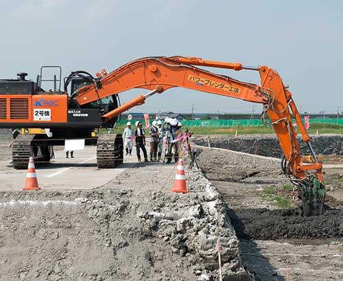 地面がドロドロになり、角の部分をすべて土の中に!!!